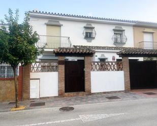 Vista exterior de Casa adosada en venda en Fuengirola amb Aire condicionat, Calefacció i Terrassa