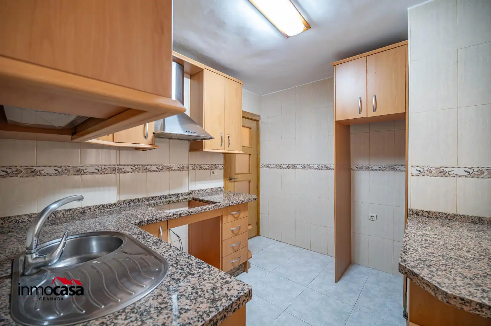 Kitchen of Flat for sale in Granada  with Air Conditioner, Heating and Balcony