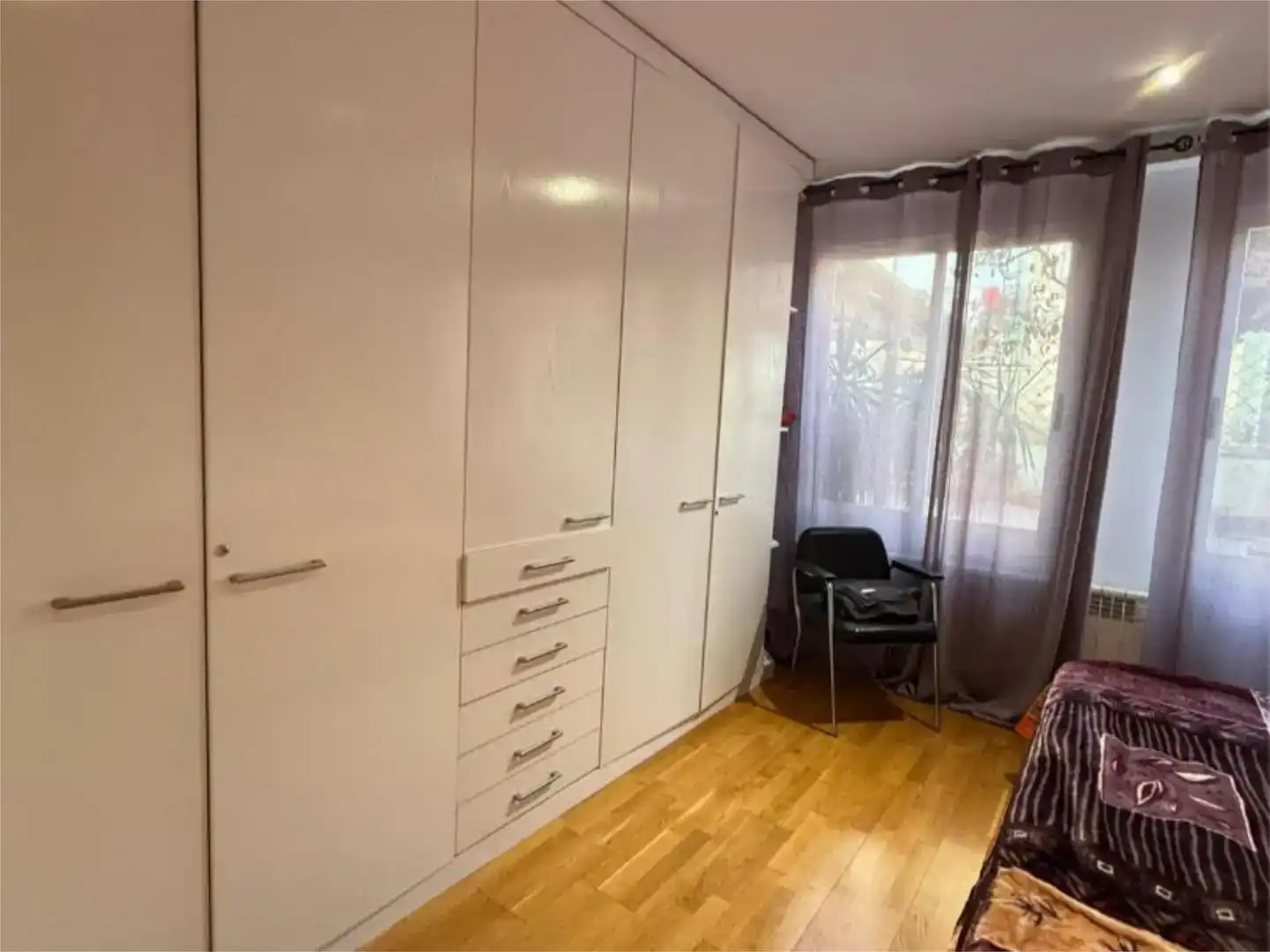 Schlafzimmer von Wohnung zur Miete in  Zaragoza Capital mit Klimaanlage und Balkon