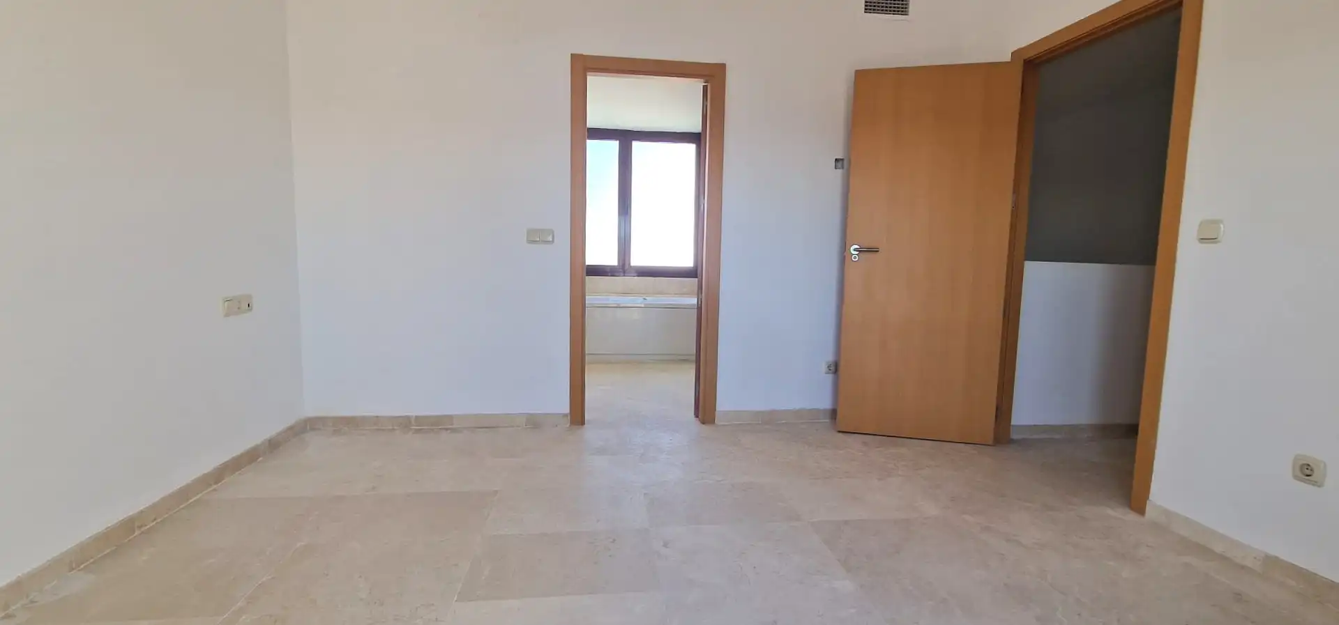 Einfamilien-Reihenhaus zum Verkauf in Cártama mit Privatgarten und Terrasse