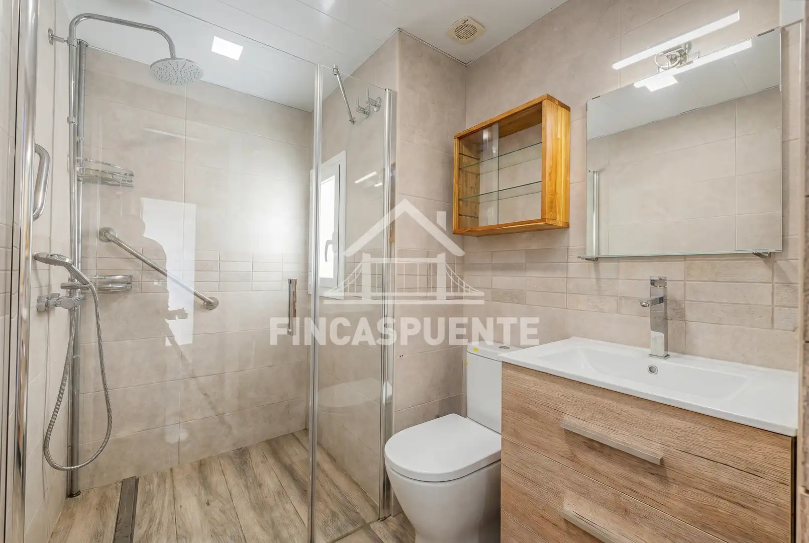 Piso en venta en El Camp de l'Arpa del Clot
