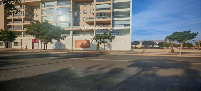Local comercial en Alquiler en Vega de Aca en Nueva Almería - Cortijo Grande - Vega de Acá