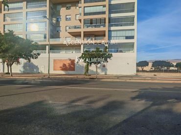 Local comercial de lloguer a Vega de Aca