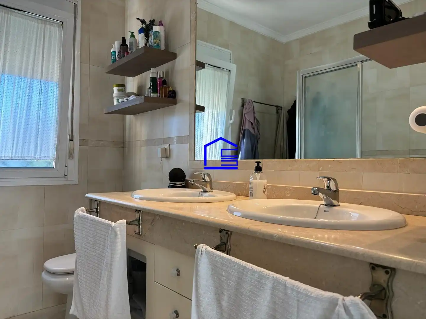 Baño de Casa adosada en venta en El Puerto de Santa María con Aire acondicionado, Jardín privado y Amueblado