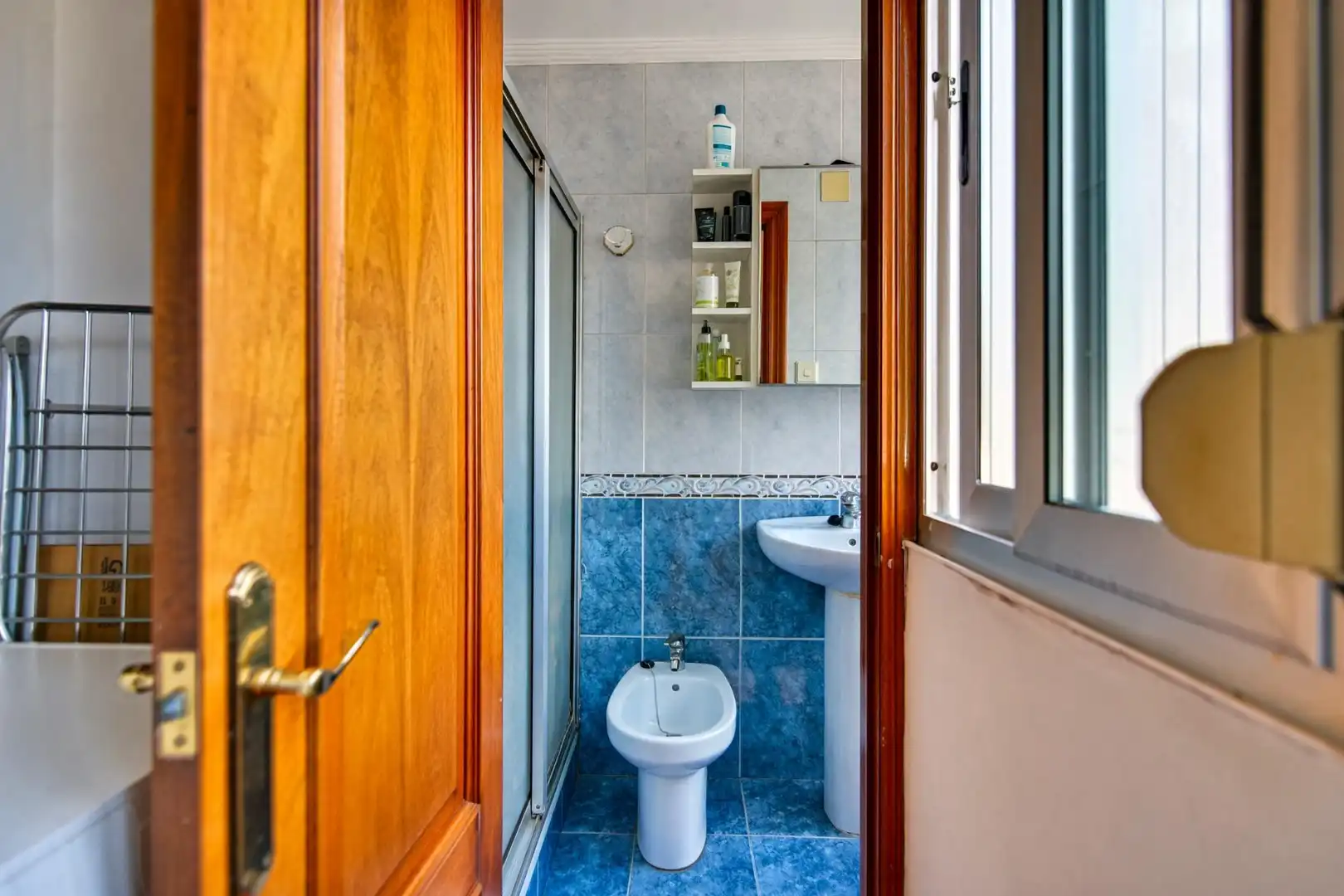 Badezimmer von Wohnung zum Verkauf in Aller, Asturias