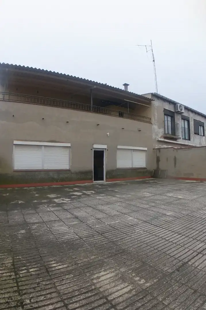 Vista exterior de Casa o xalet en venda en Tàrrega amb Jardí privat i Terrassa