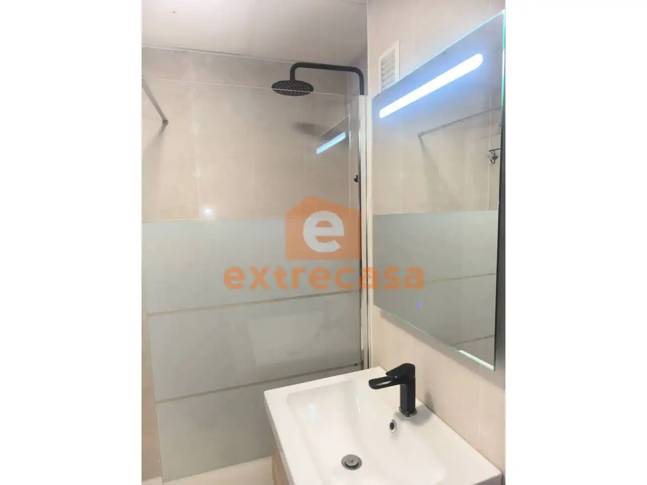 Bany de Apartament de lloguer en Badajoz amb Aire condicionat, Traster i Moblat