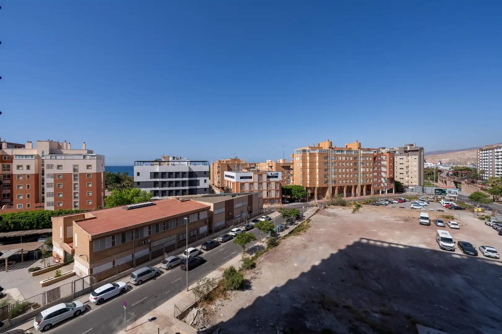 Vista exterior de Pis en venda en Almería amb Aire condicionat, Calefacció i Terrassa