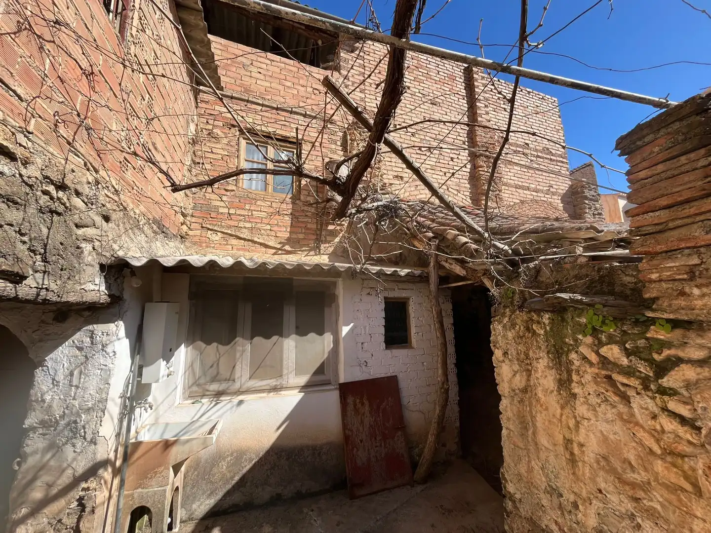 Vista exterior de Casa o xalet en venda en Dúrcal amb Jardí privat