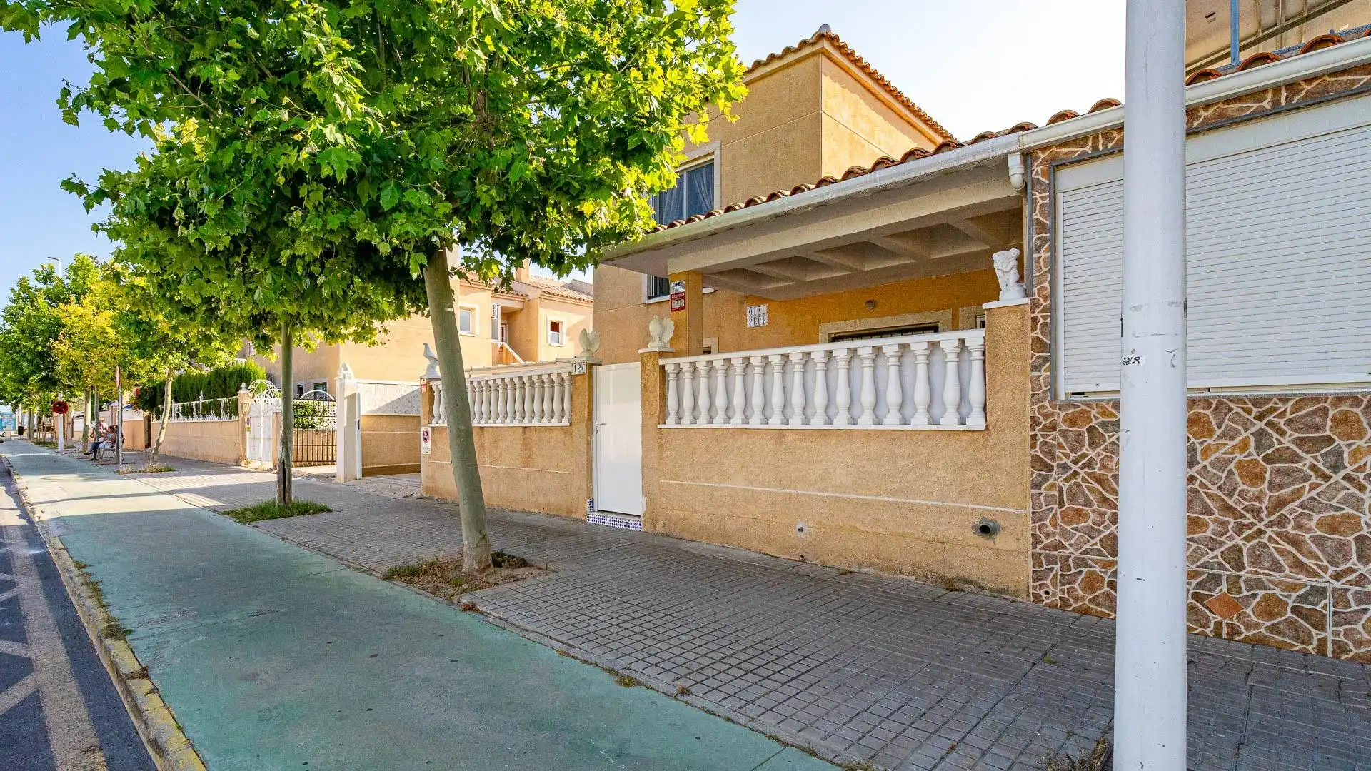 Vista exterior de Dúplex en venta en Torrevieja con Aire acondicionado, Jardín privado y Trastero