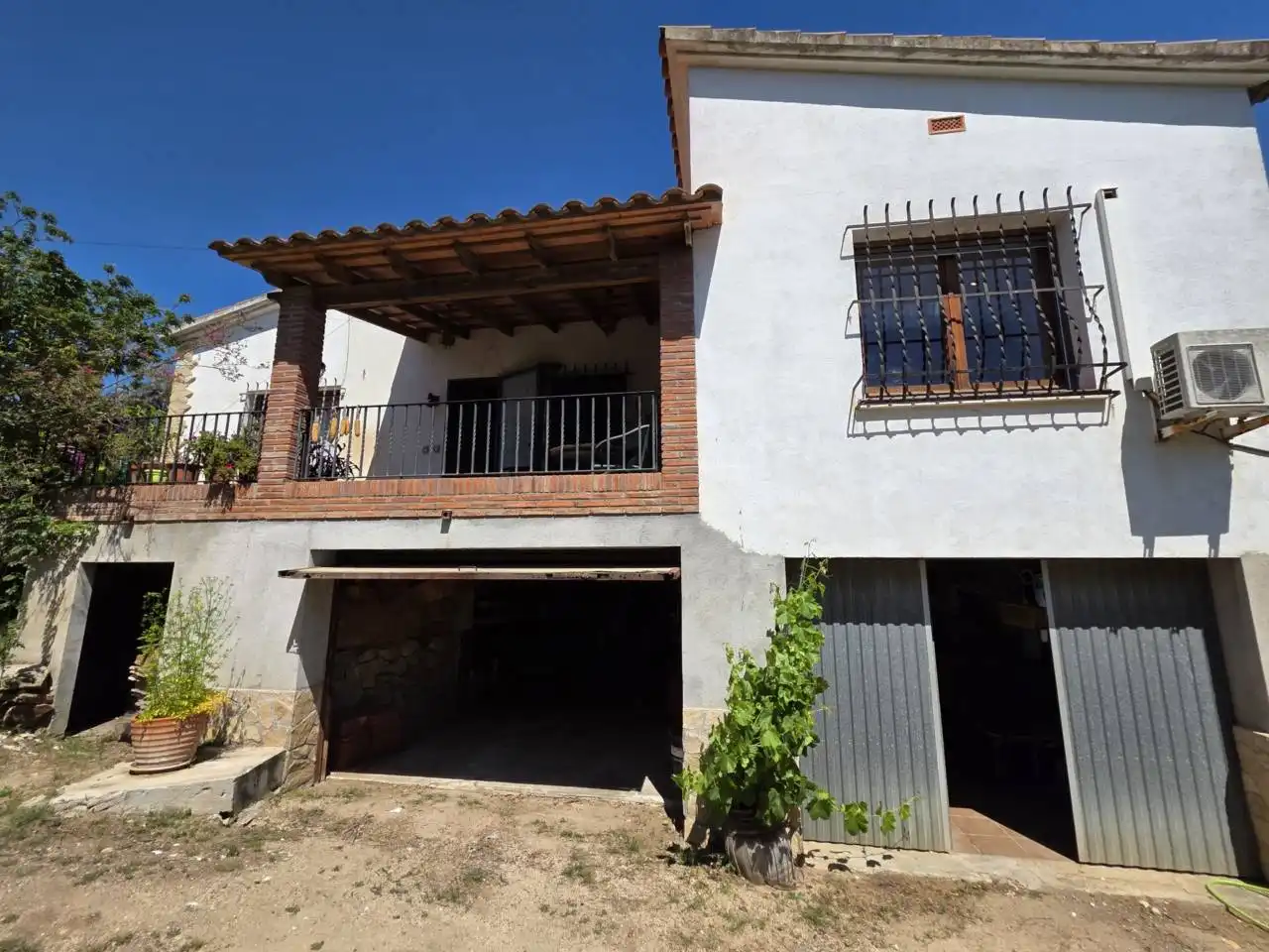 Vista exterior de Casa o xalet en venda en Malgrat de Mar amb Aire condicionat, Calefacció i Jardí privat