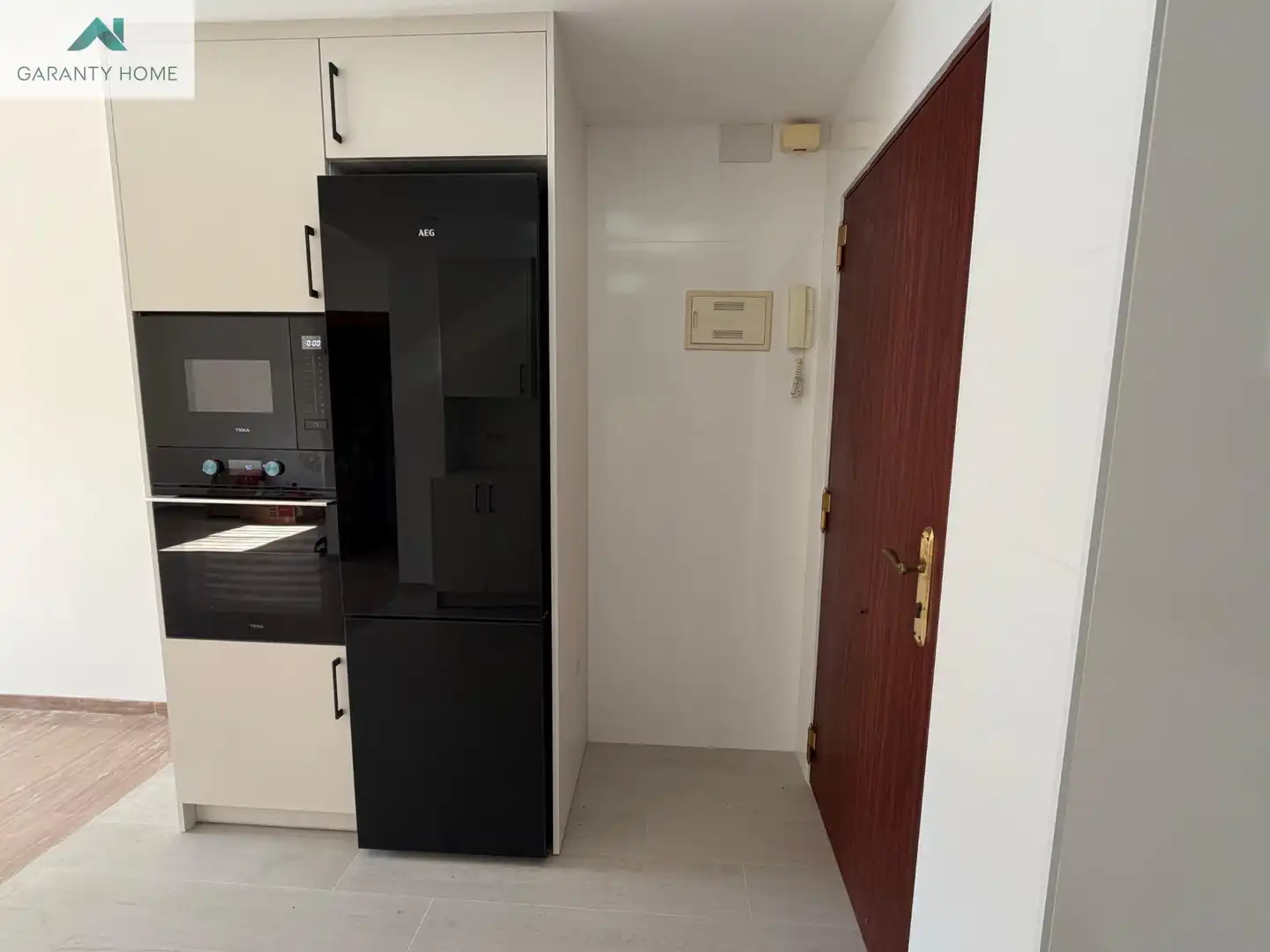 Cocina de Planta baja de alquiler en Málaga con Aire acondicionado, Jardín privado y Terraza
