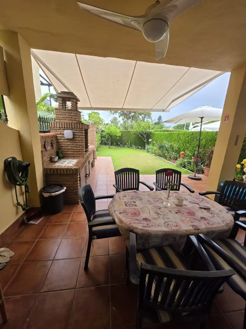Terrassa de Casa adosada de lloguer en Marbella amb Aire condicionat, Calefacció i Jardí privat