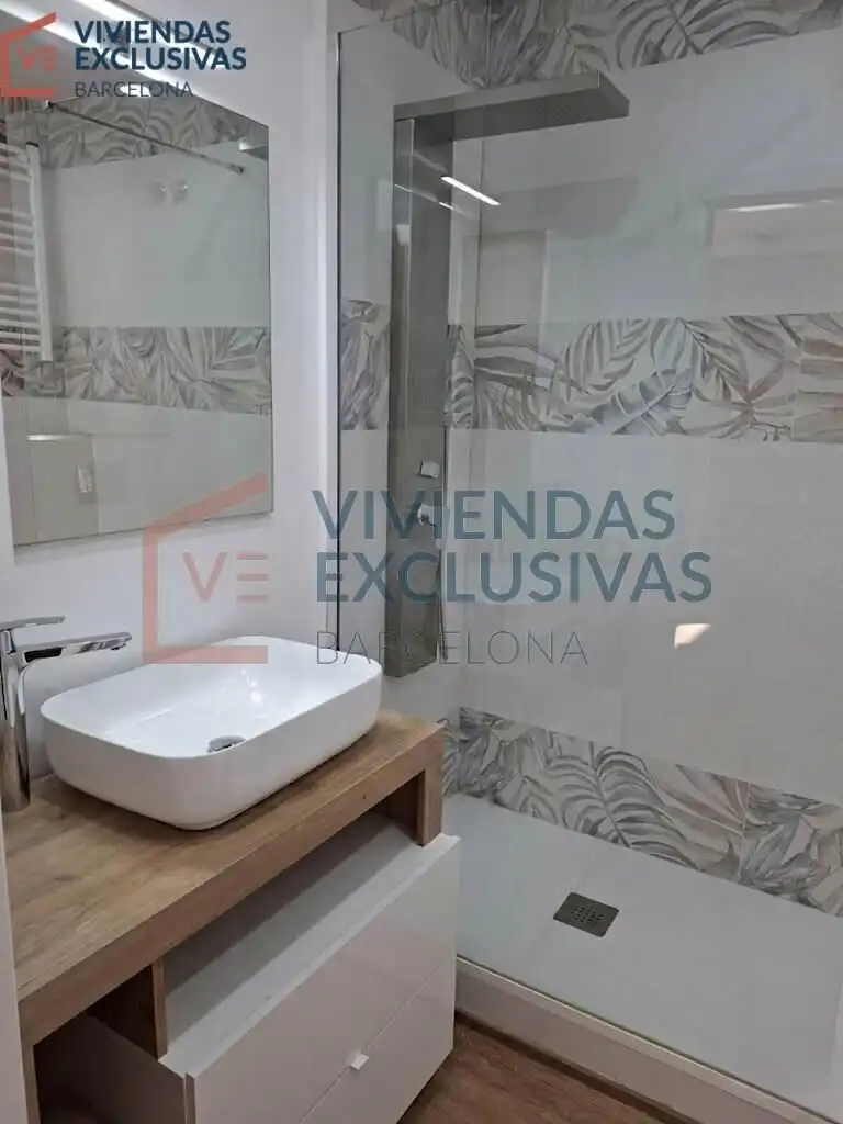Piso con terraza en venta en Carrer de Viladomat, imagen 19