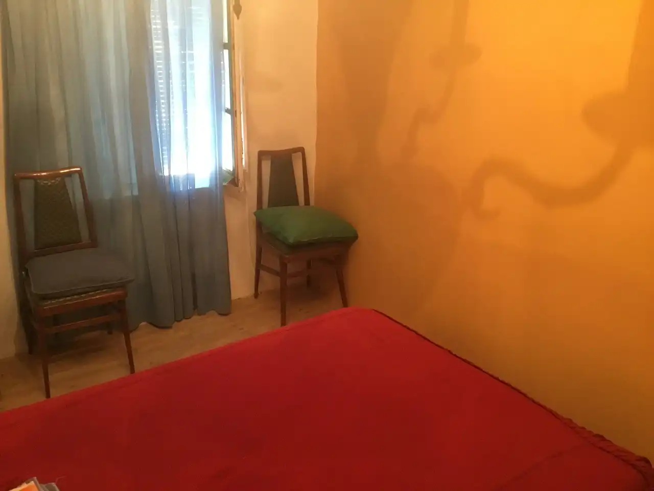 Dormitori de Casa adosada en venda en Villamayor de los Montes amb Calefacció, Parquet i Moblat