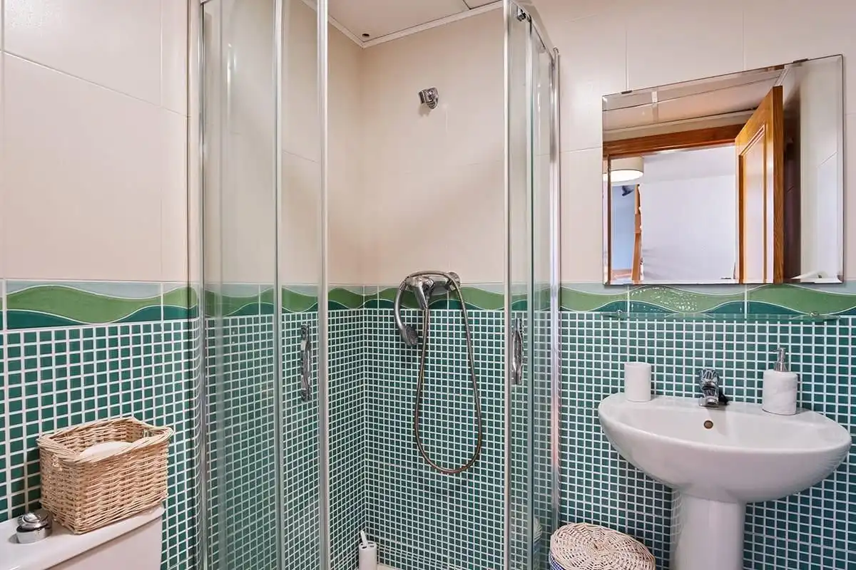 Badezimmer von Maisonette zum Verkauf in Orihuela mit Klimaanlage, Privatgarten und Terrasse