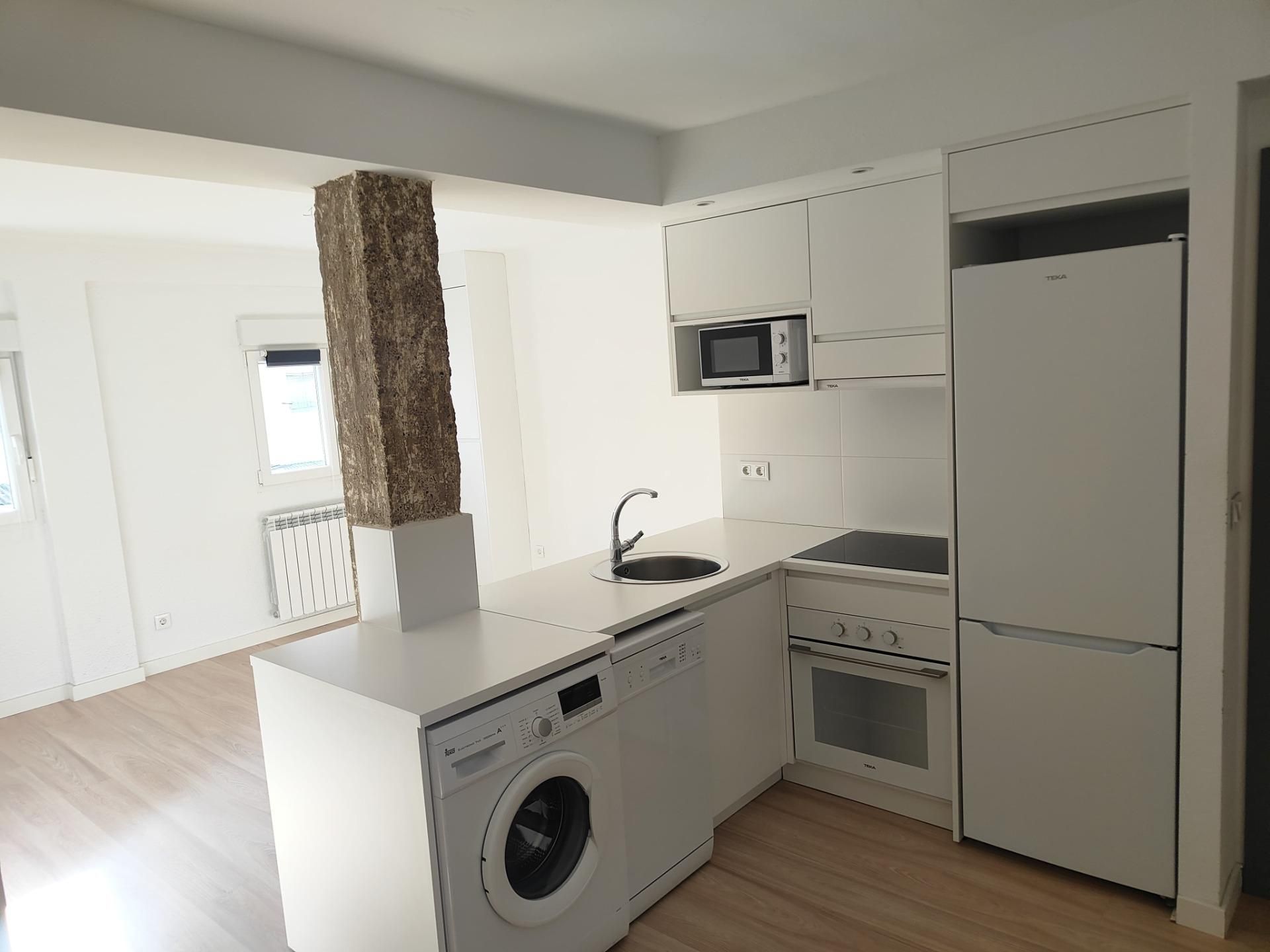 Cuina de Pis de lloguer en  Zaragoza Capital amb Calefacció, Parquet i Balcó