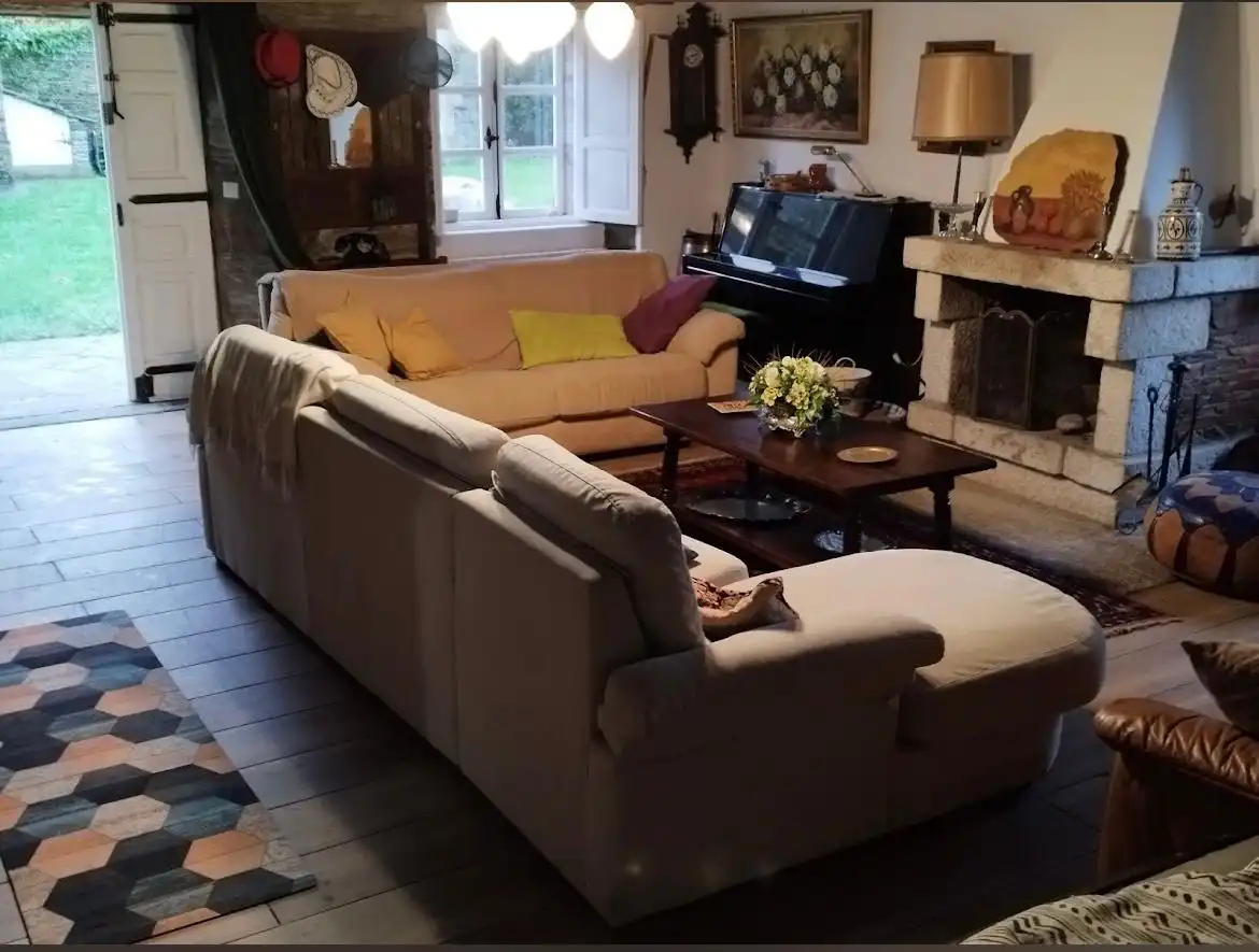 Sala de estar de Finca rústica en venta en Outeiro de Rei con Piscina y Amueblado
