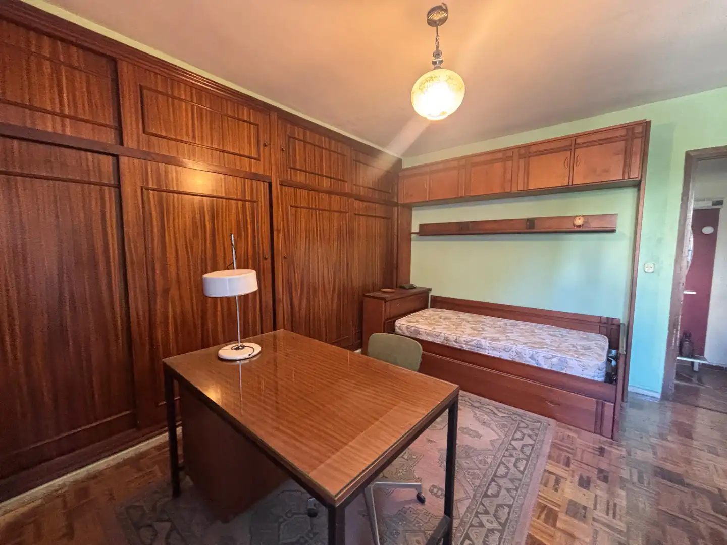 Bedroom of Flat for sale in Sevilla  with Air Conditioner