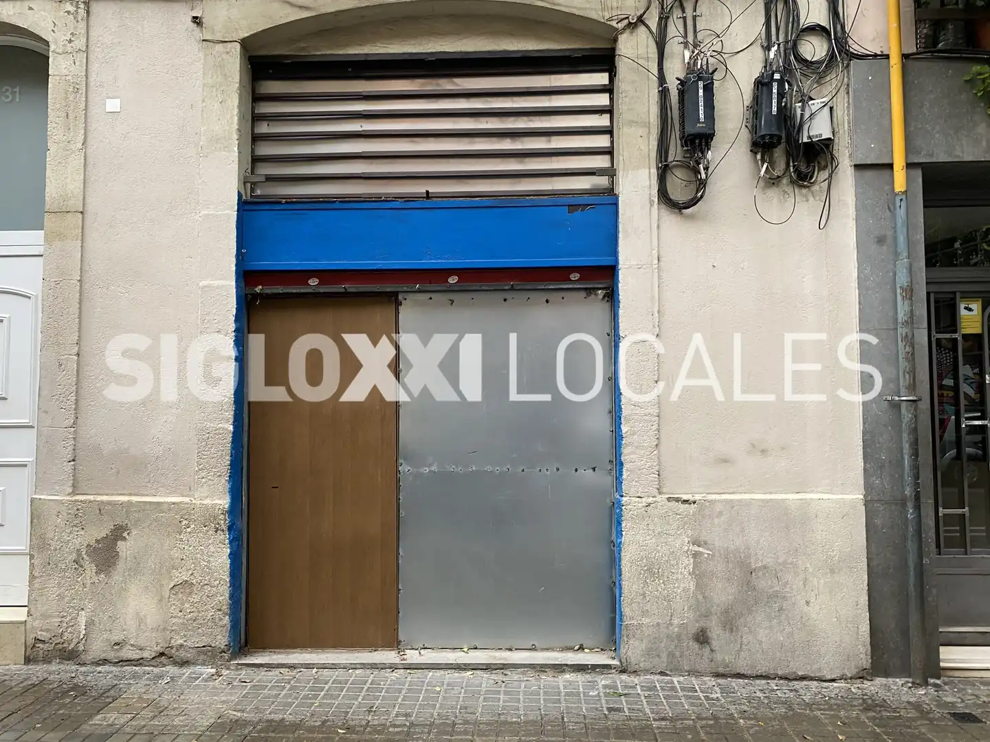 Vista exterior de Local en venda en Barcelona