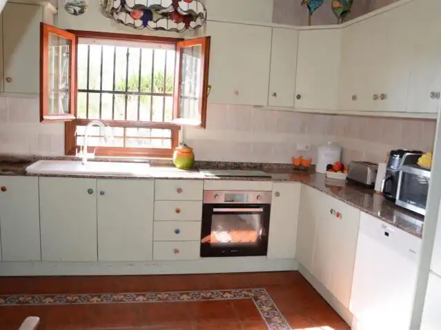 Cocina de Casa o chalet en venta en Alicante / Alacant con Aire acondicionado