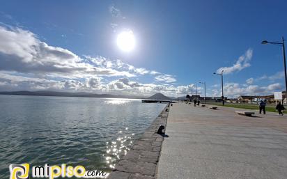 Vista exterior de Pis en venda en Santoña