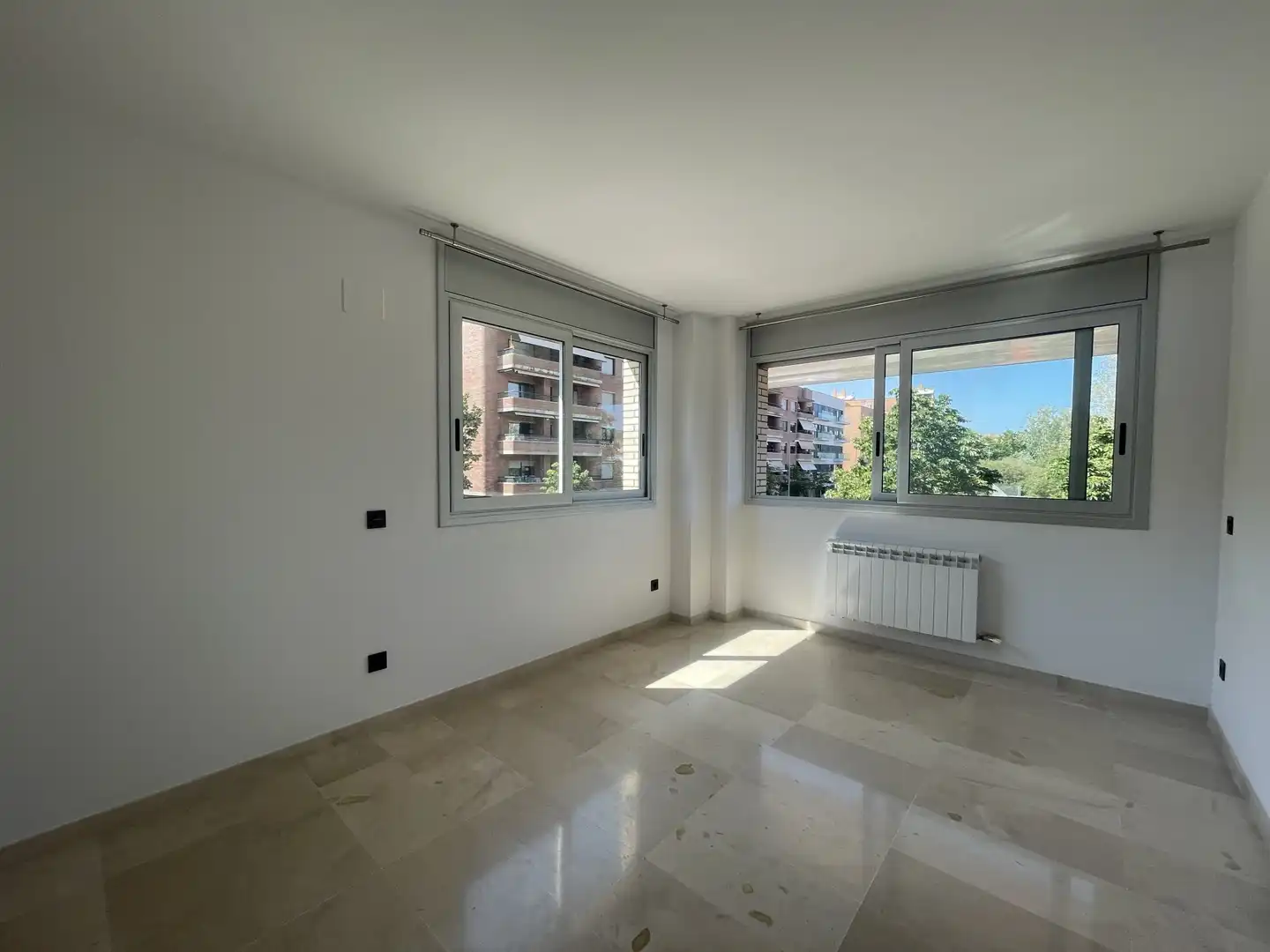 Dormitori de Pis de lloguer en Girona amb Aire condicionat i Calefacció