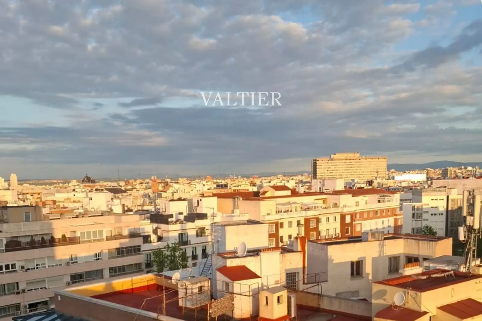 Vista exterior de Piso en venta en Madrid con Aire acondicionado y Amueblado