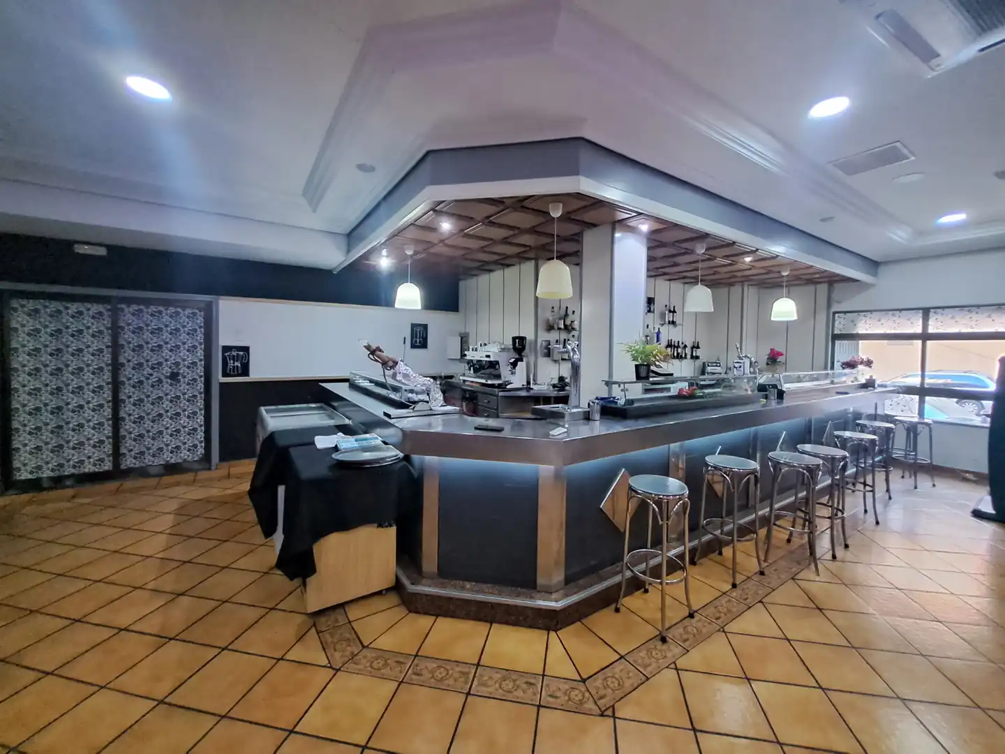Business premises for sale in Avenida Romería de la Virgen del Carmen