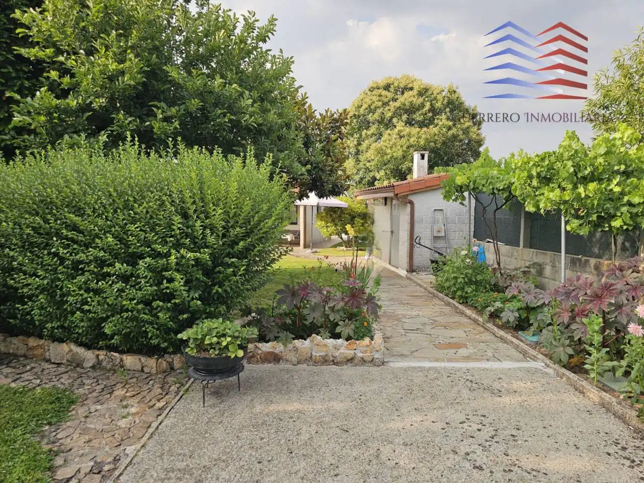 Casa amb jardí en venda a Calle Outeiro, imagen 26
