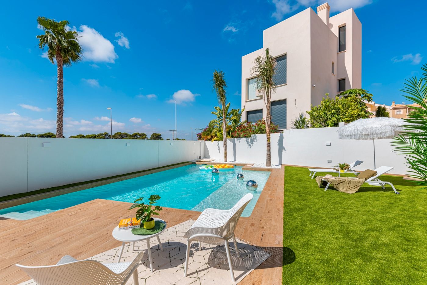 Piscina de Casa o xalet en venda en Rojales amb Jardí privat, Terrassa i Moblat