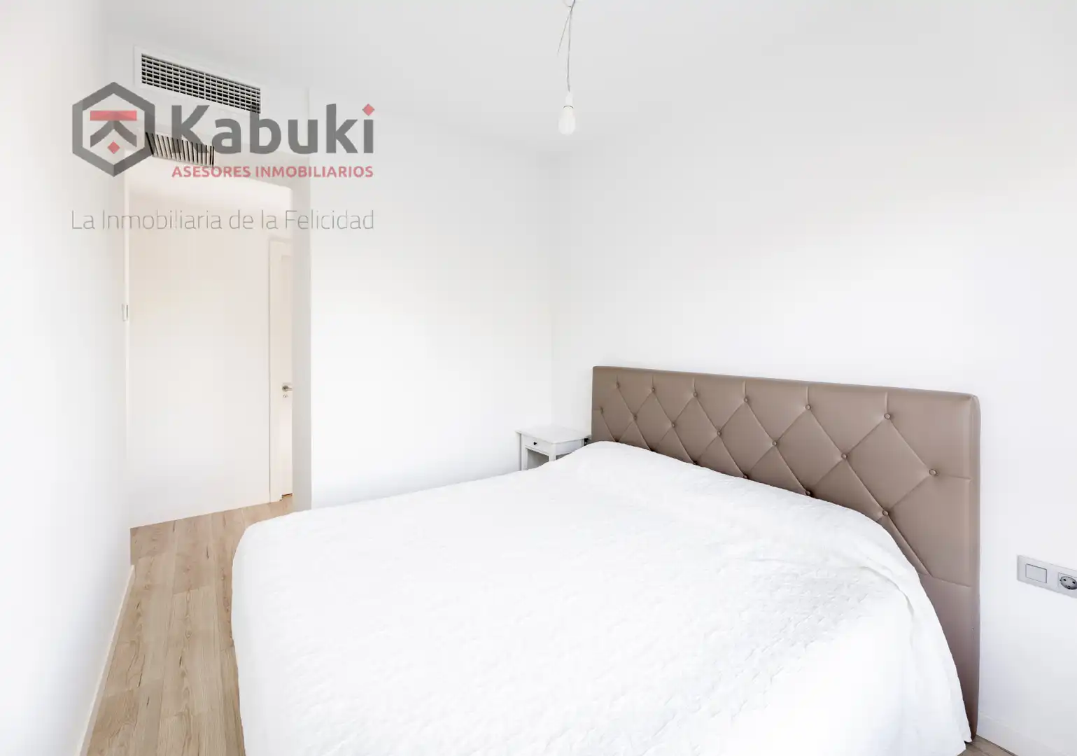 Bedroom of Flat for sale in Granada  with Private garden, Terrace and Storage room
