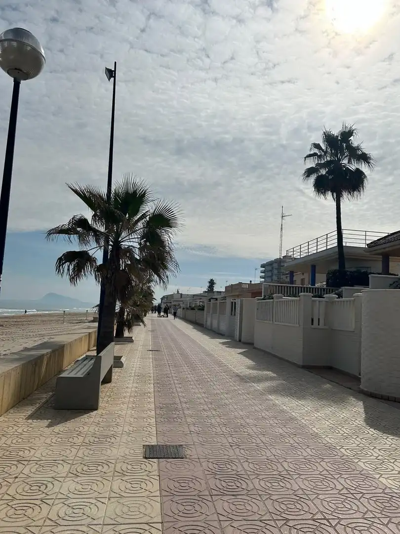Vista exterior de Casa adosada en venta en Miramar con Calefacción, Jardín privado y Terraza