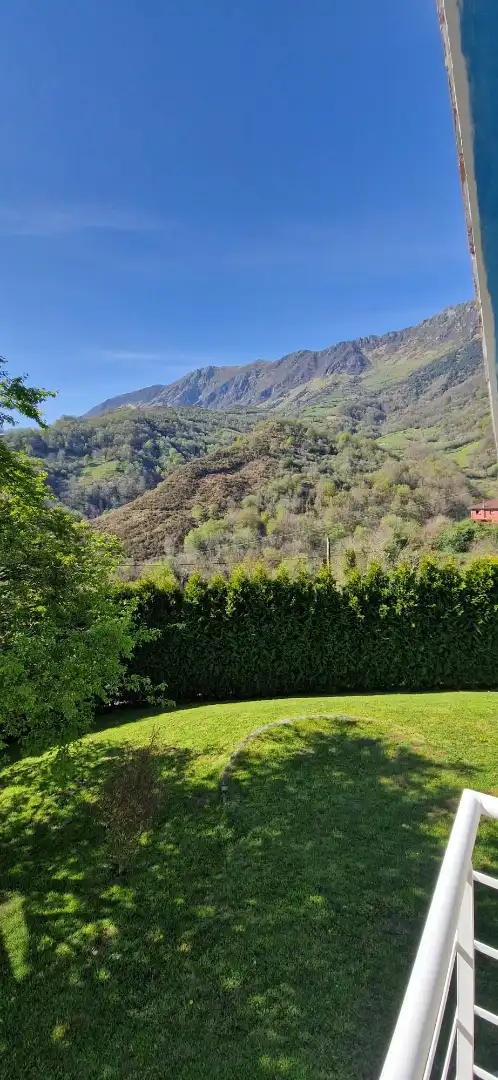 Jardí de Casa o xalet en venda en Riosa amb Calefacció, Jardí privat i Terrassa