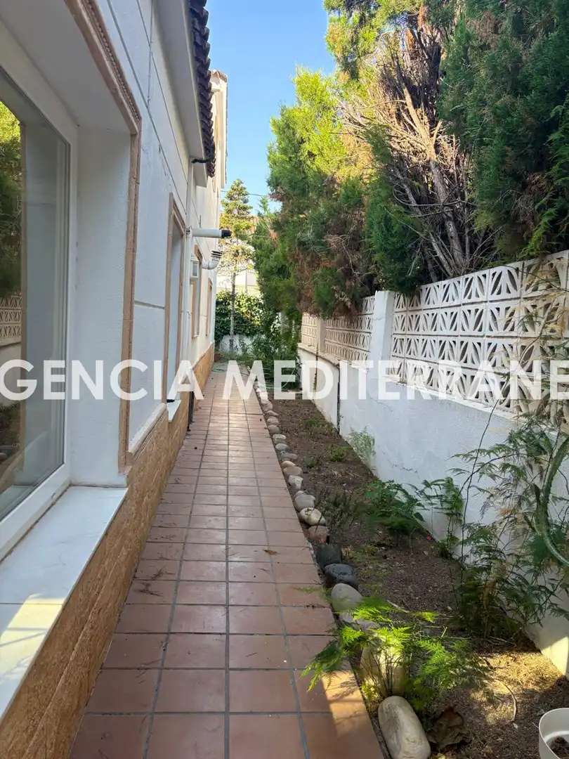 Vista exterior de Casa o chalet en venta en Paterna con Calefacción, Jardín privado y Terraza