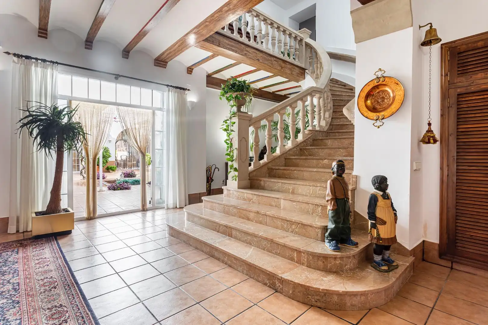 Houses for sale in Chiva  with Air Conditioner, Private garden and Terrace