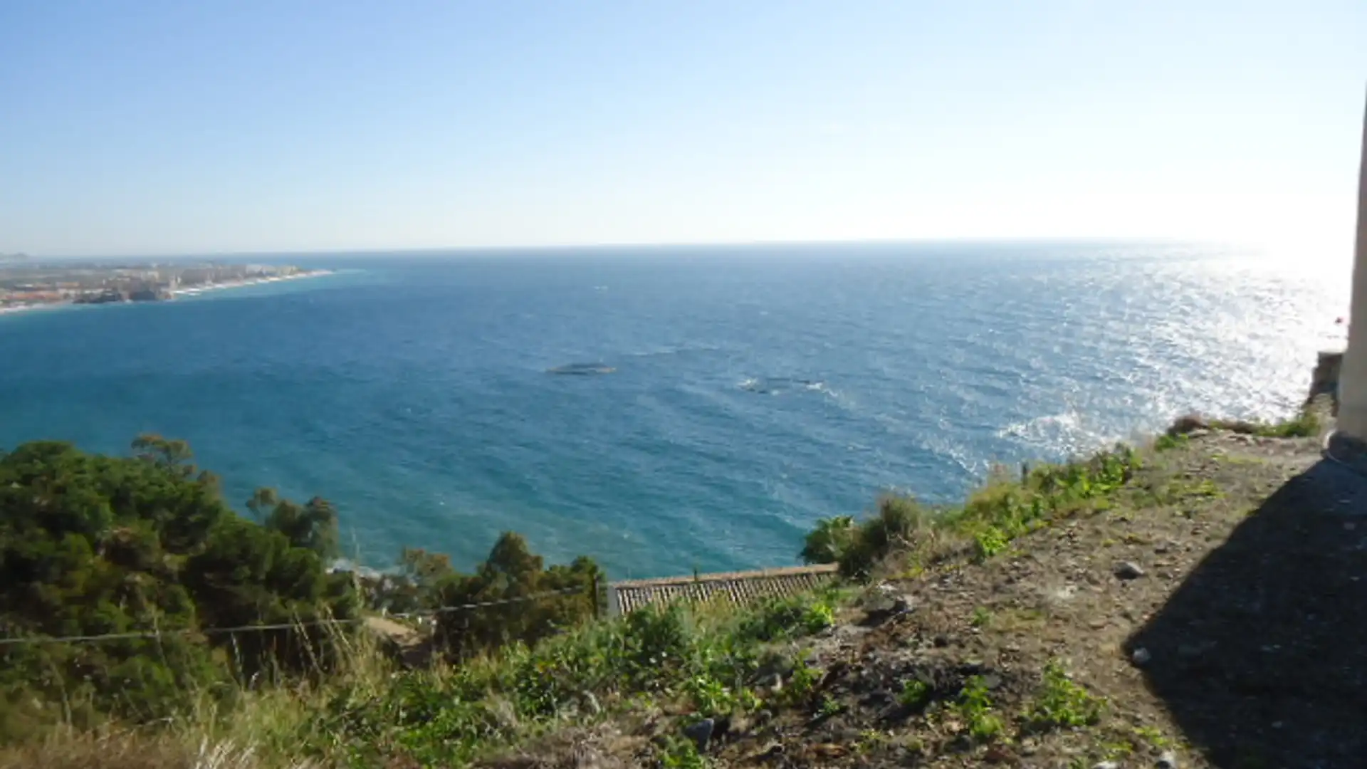 Vista exterior de Casa o xalet en venda en Salobreña amb Aire condicionat, Jardí privat i Terrassa