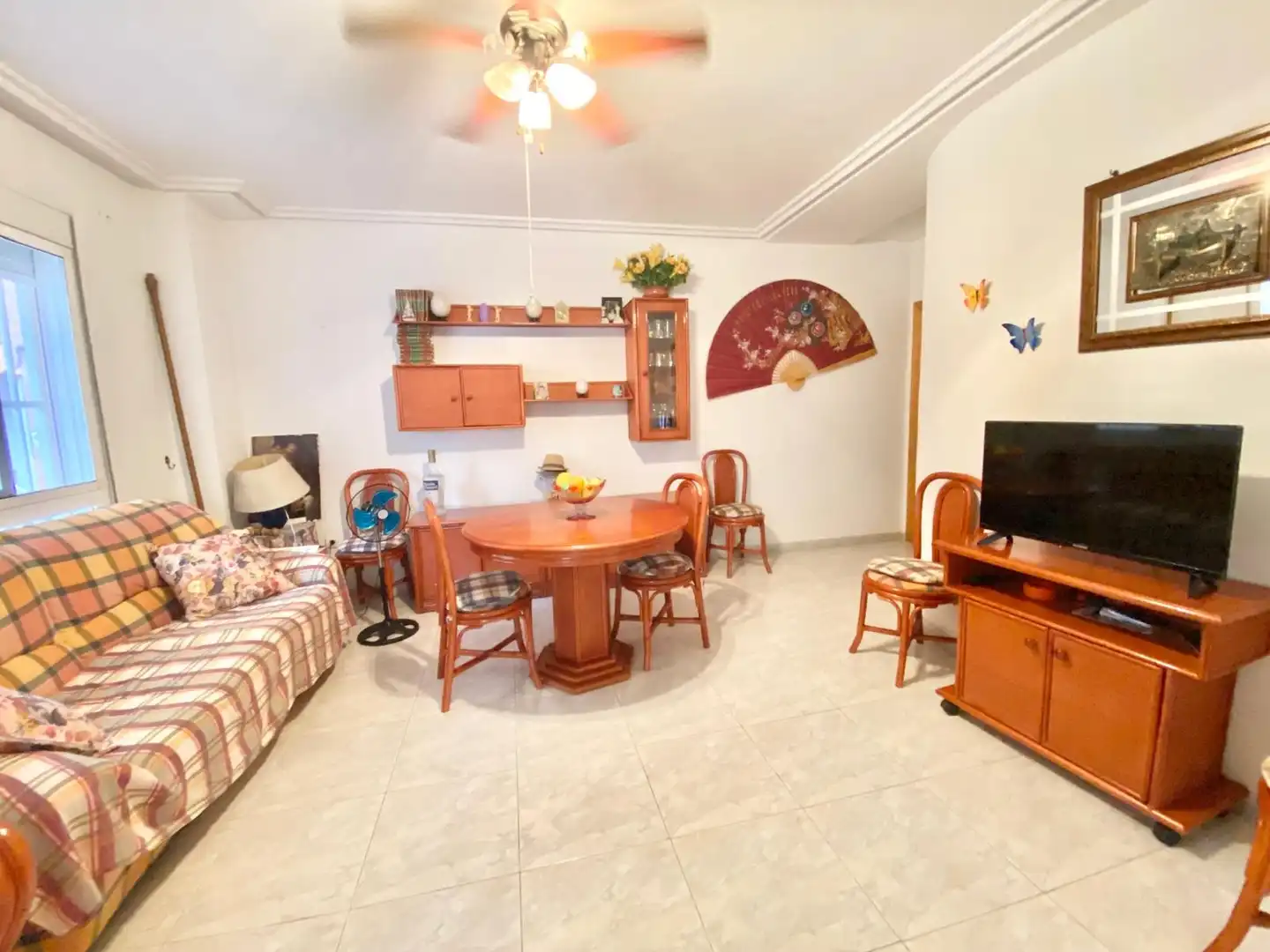 Sala d'estar de Planta baixa de lloguer en Torrevieja amb Calefacció, Moblat i Forn