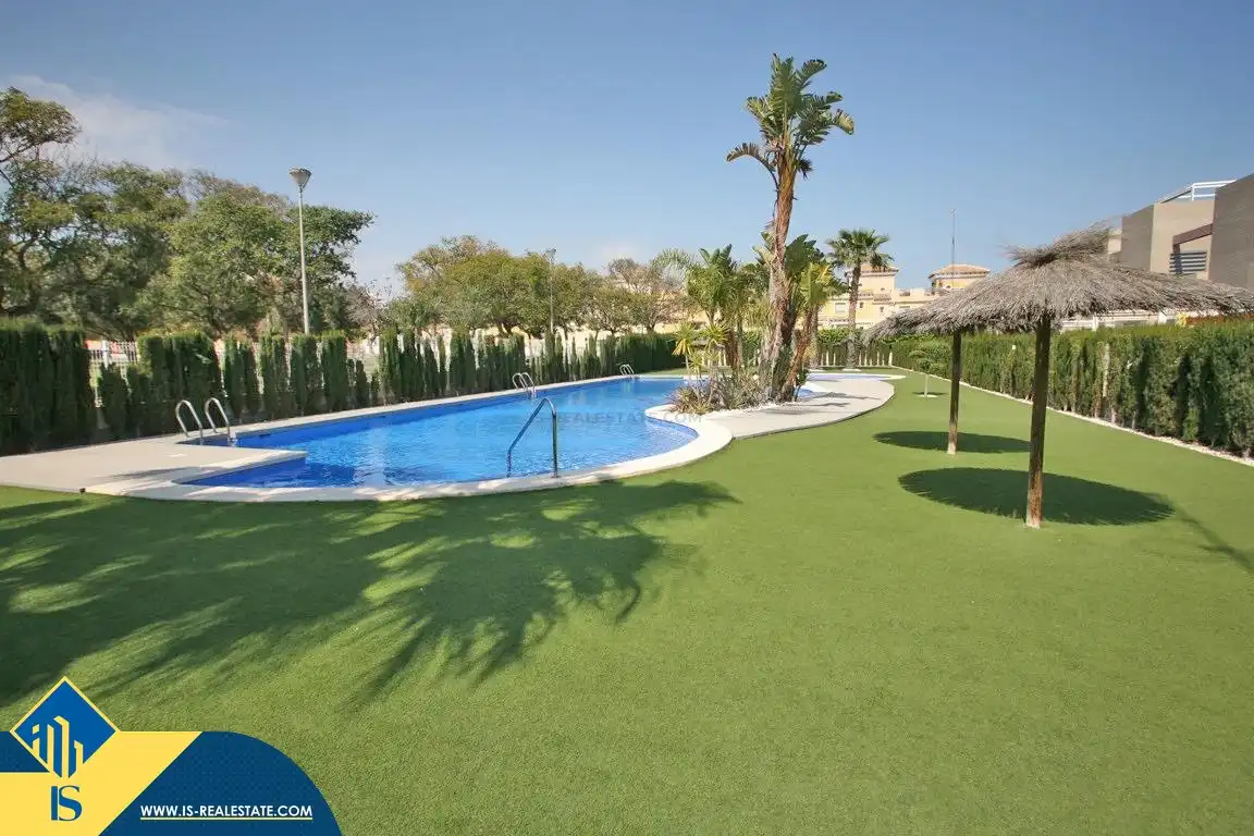 Bungalow amb piscina en venda a Nueva Torrevieja - Aguas Nuevas, imagen 47