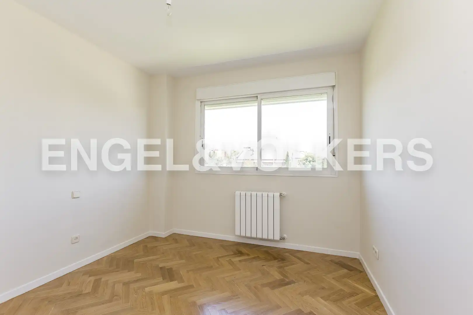 Bedroom of Flat for rent in Madrid  with Air Conditioner, Heating and Parquet flooring