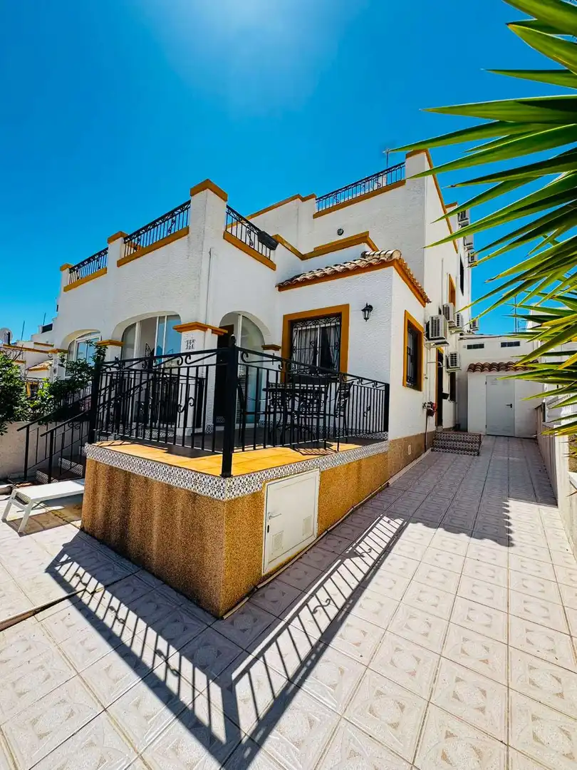 Terrassa de Dúplex en venda en Orihuela amb Terrassa, Piscina i Moblat