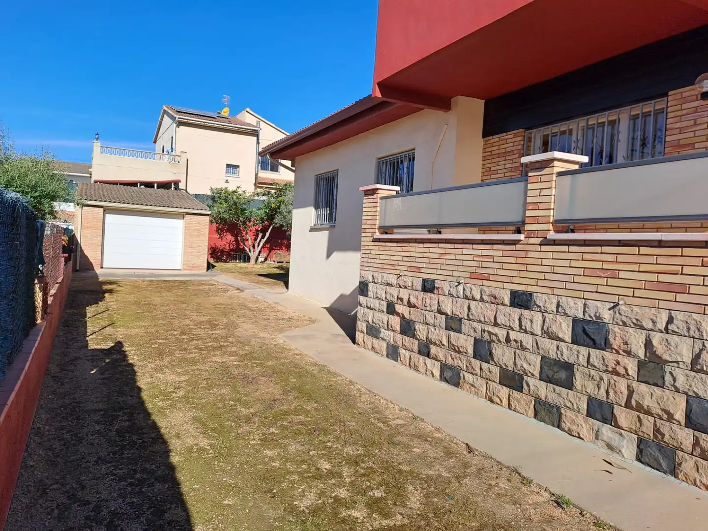 Außenansicht von Haus oder Chalet zum Verkauf in Cunit mit Klimaanlage, Privatgarten und Terrasse