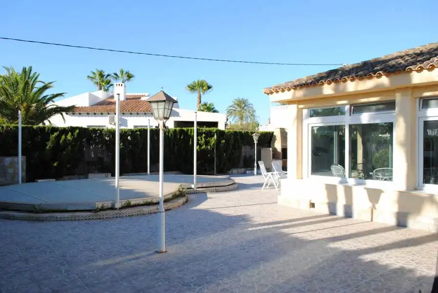 Vista exterior de Residencial en venta en Orihuela