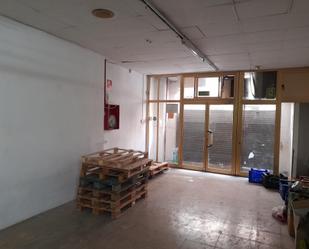 Premises to rent in  Valencia Capital  with Air Conditioner
