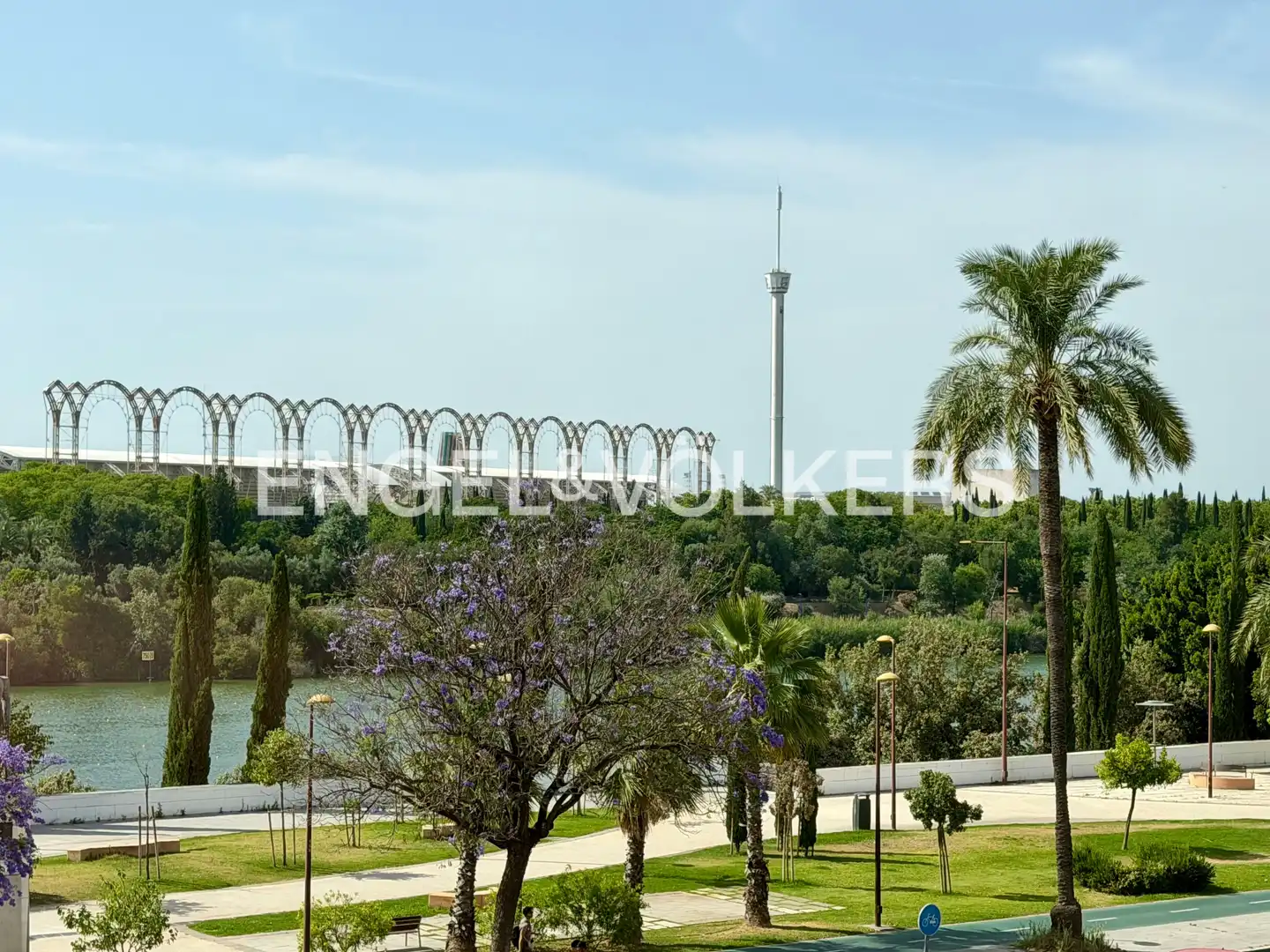 Flat for rent in Sevilla  with Air Conditioner, Heating and Storage room