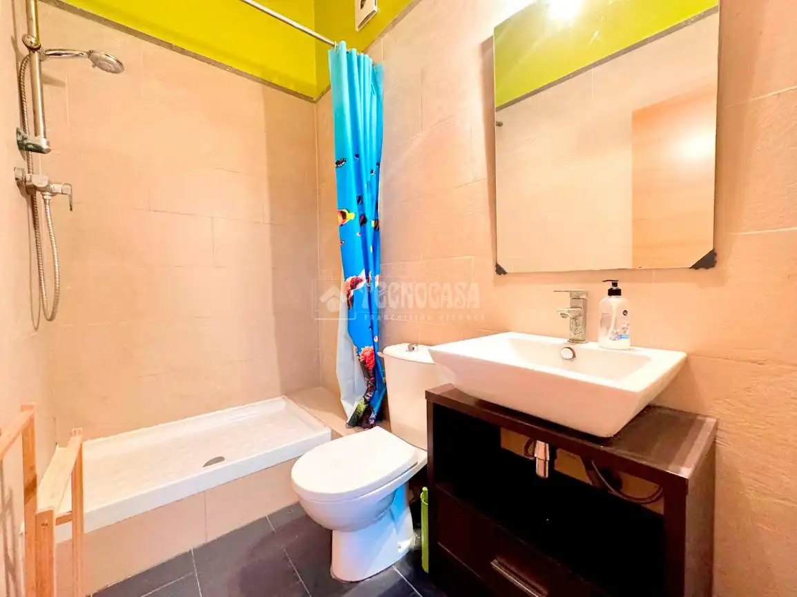 Baño de Piso en venta en Barcelona con Balcón