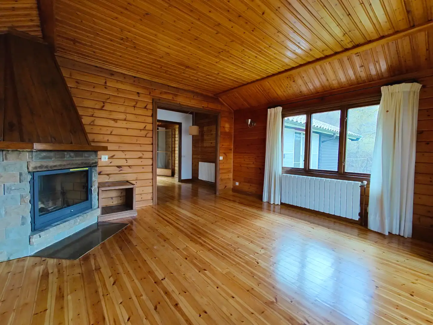 Sala d'estar de Casa o xalet en venda en Camprodon amb Jardí privat, Parquet i Terrassa