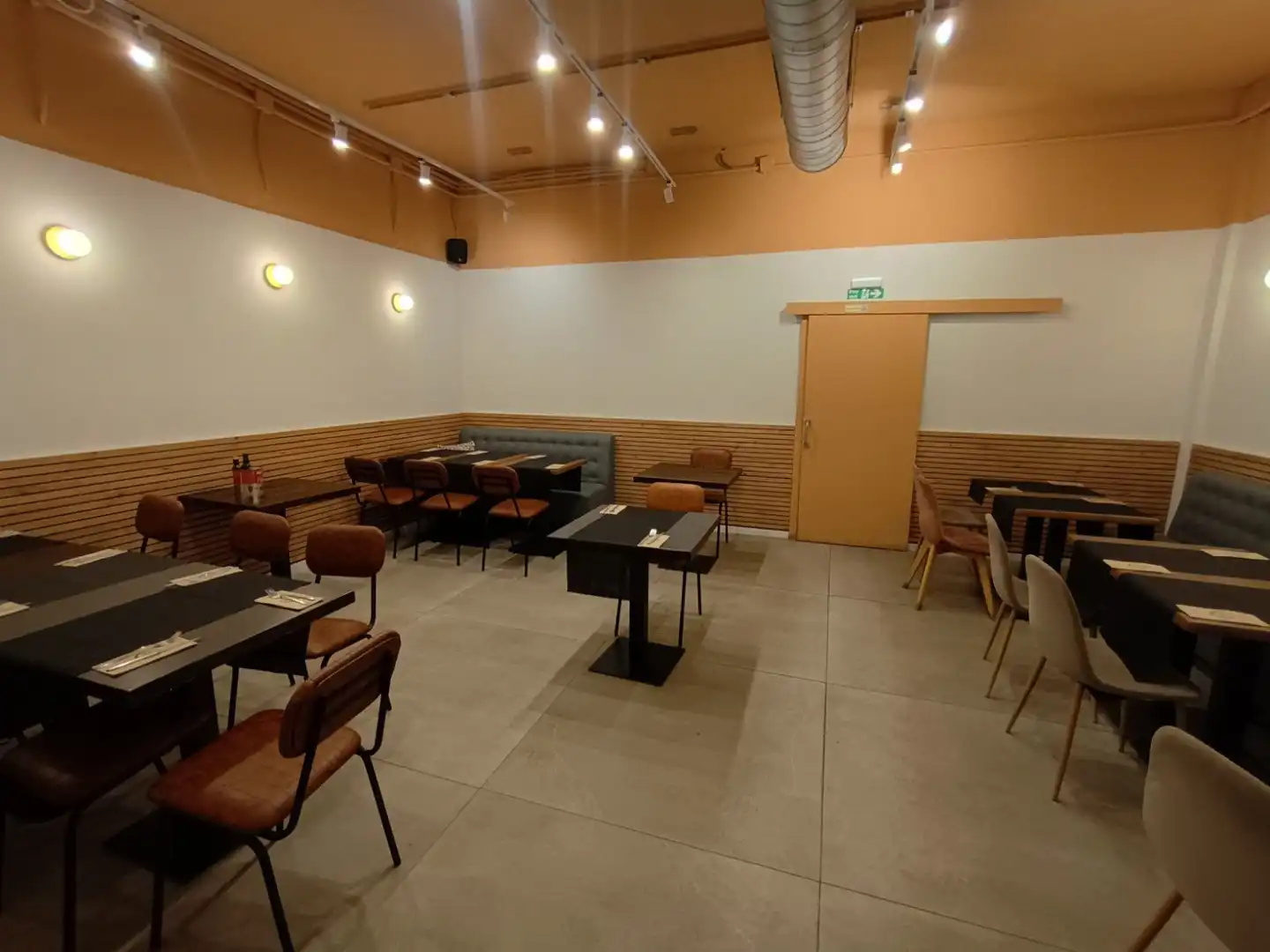 Business premises for transfer in Eixample, imagen 11