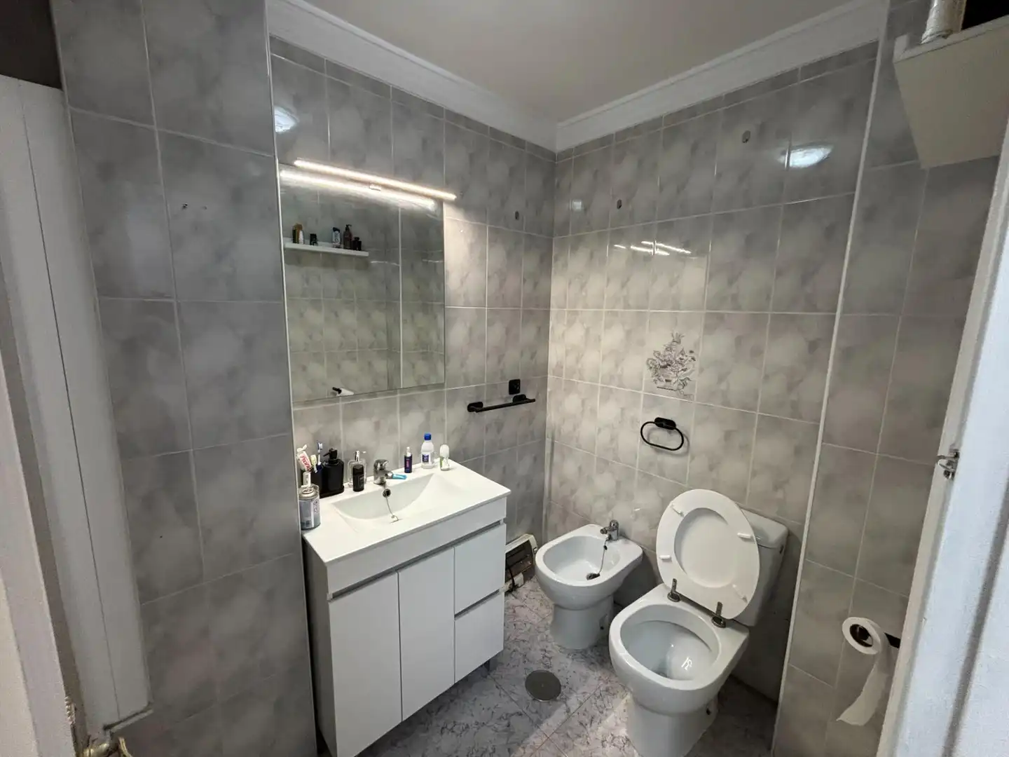 Bany de Pis en venda en La Rinconada amb Aire condicionat i Terrassa