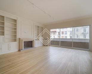 Sala d'estar de Pis de lloguer en  Madrid Capital amb Calefacció i Terrassa
